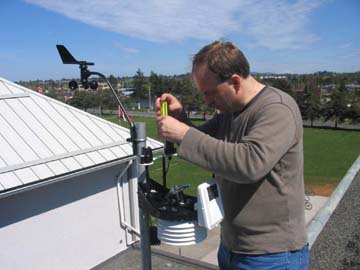 Photo of weather station installation on Cedar Hill Middle School